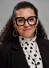 Emi Barresi headshot
